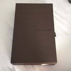 Brown box for LV wallet